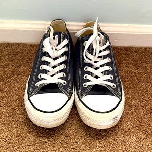 Converse low top, navy blue women’s size 8